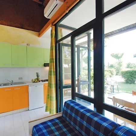 Holiday home Locazione Turistica Borsetti.2 *